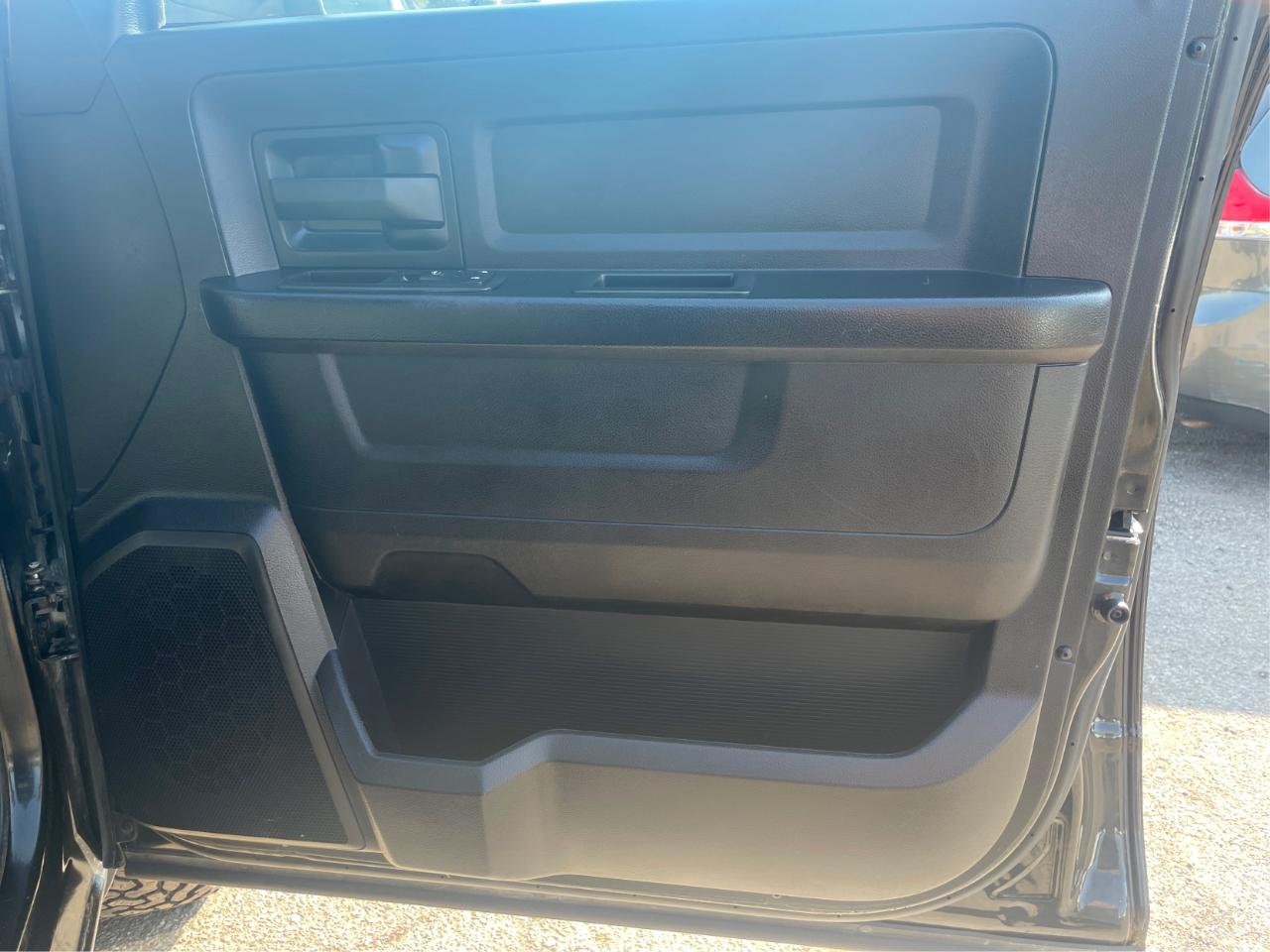 RAM 1500 Tradesman Quad Cab 4WD 2016
