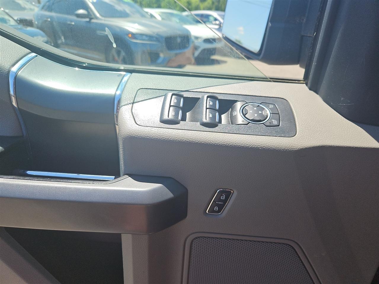 Ford F-150 Lariat SuperCrew 6.5-ft. Bed 4WD 2017