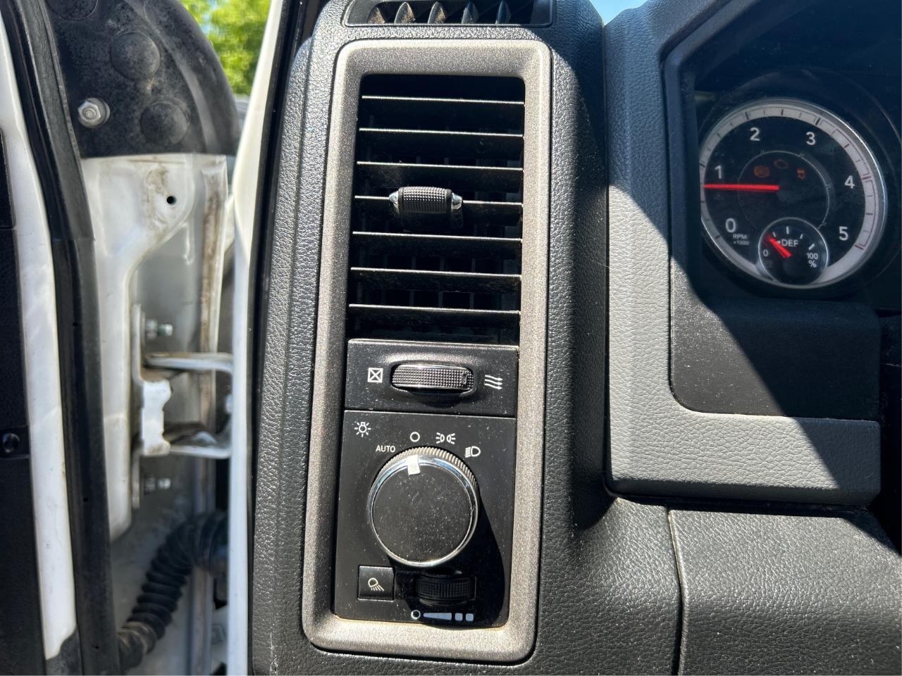 RAM 3500 Tradesman Crew Cab 4WD DRW 2016