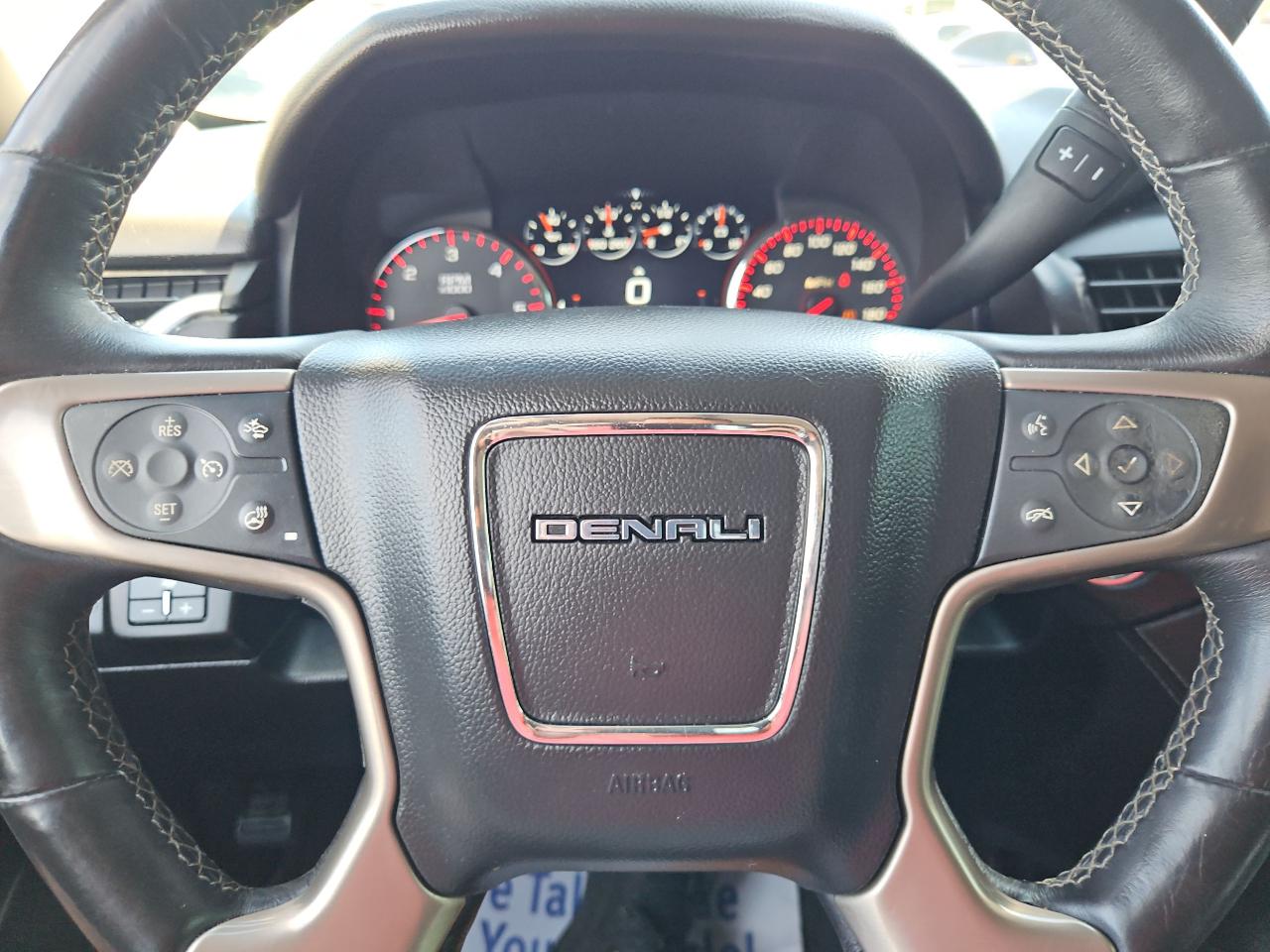 GMC Yukon Denali 4WD 2015