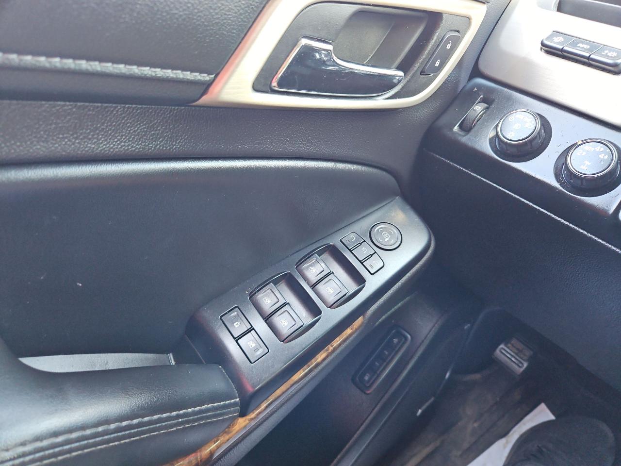 GMC Yukon Denali 4WD 2015