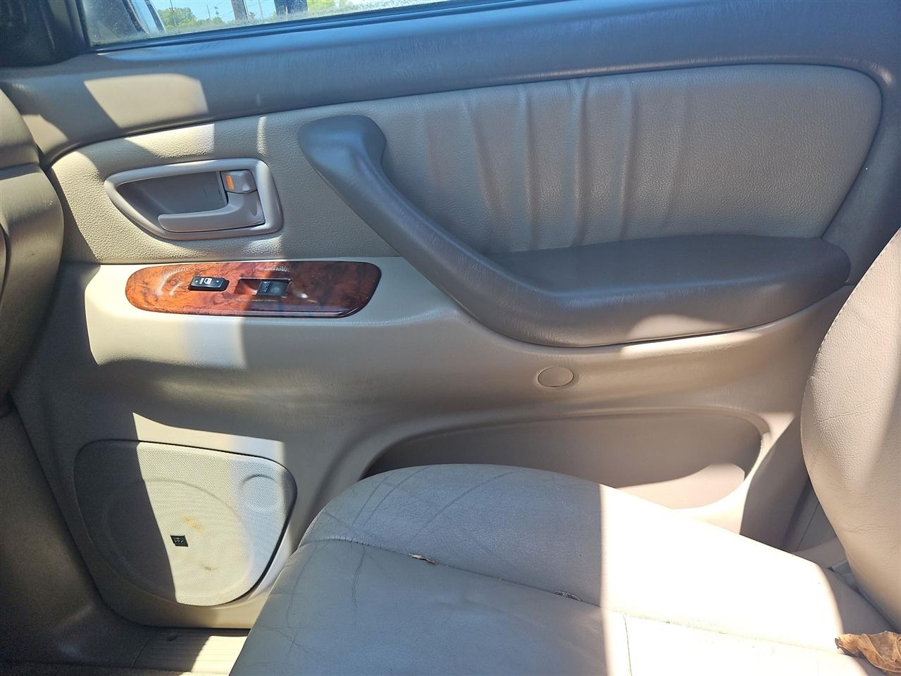 Toyota Sequoia Limited 4WD 2005