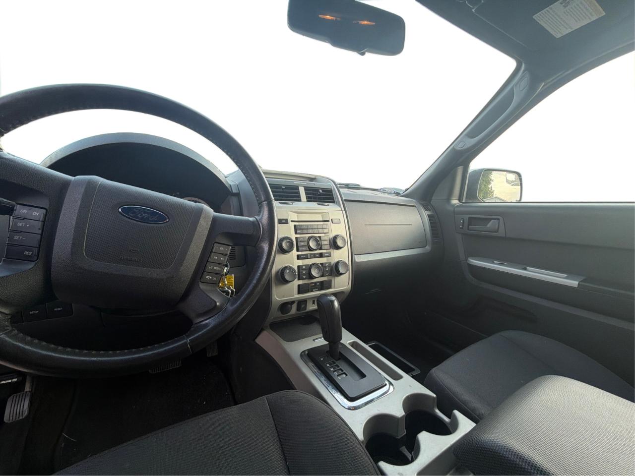 Ford Escape XLT 4WD 2011