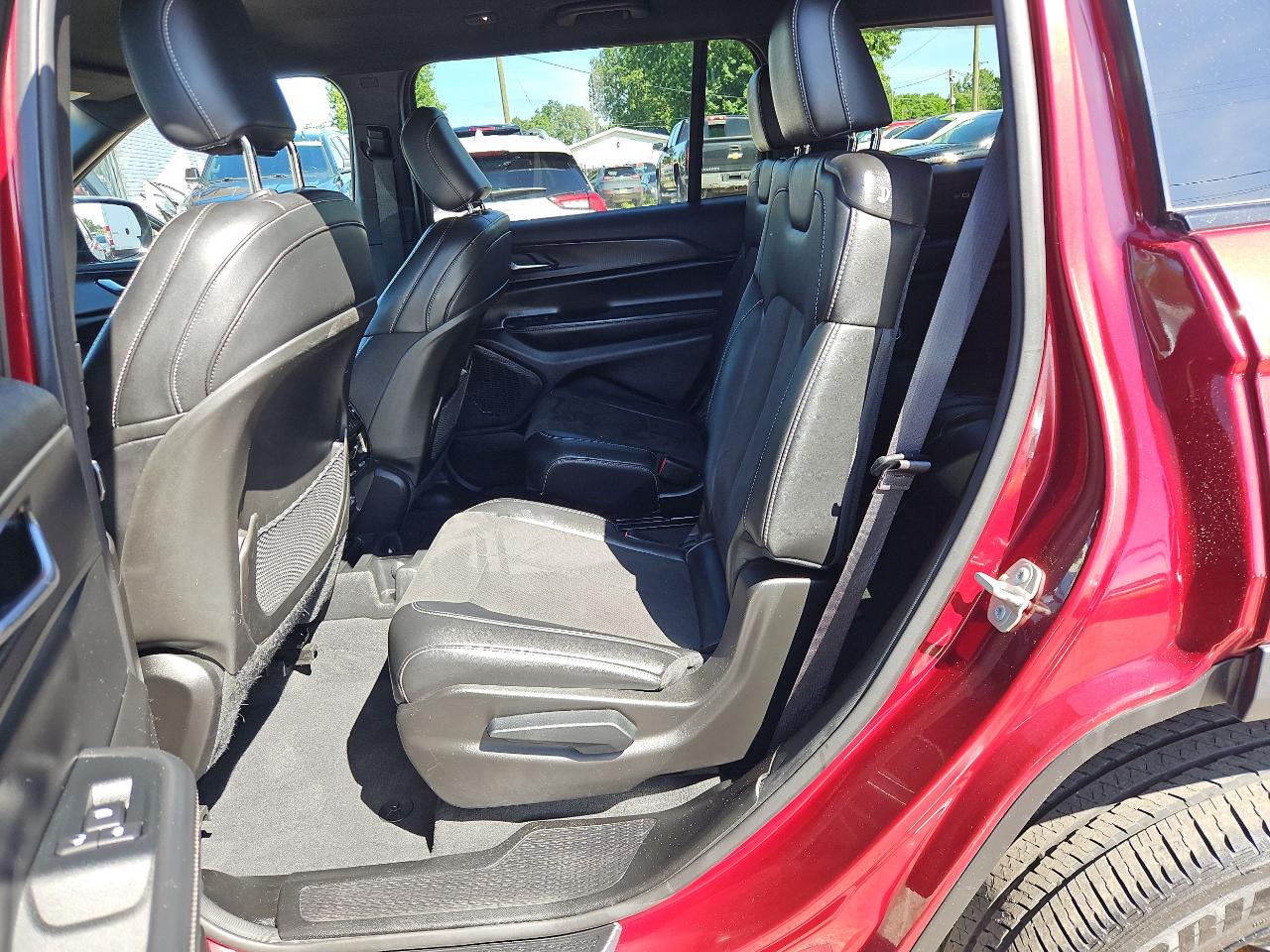 Jeep Grand Cherokee L Laredo 4WD 2023