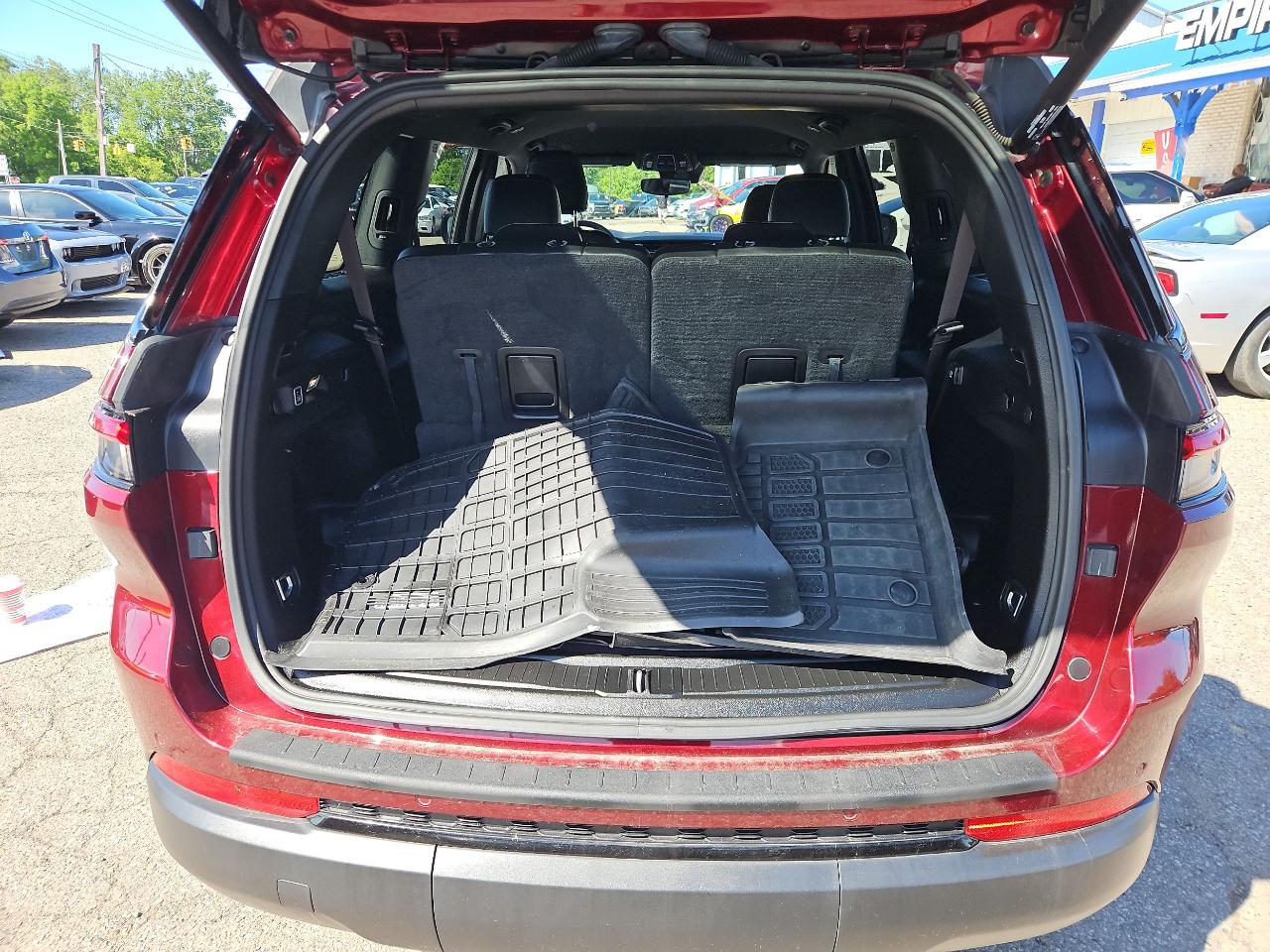Jeep Grand Cherokee L Laredo 4WD 2023