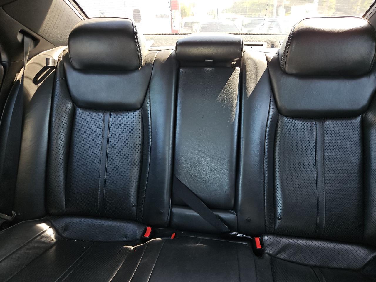 Chrysler 300 C John Varvatos Luxury RWD 2014