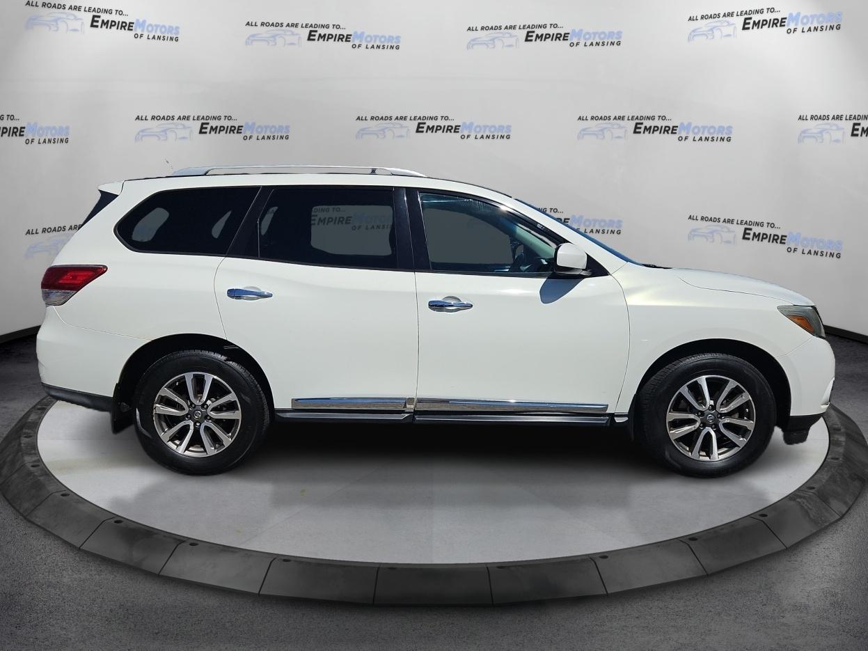 Nissan Pathfinder LE 2WD 2013