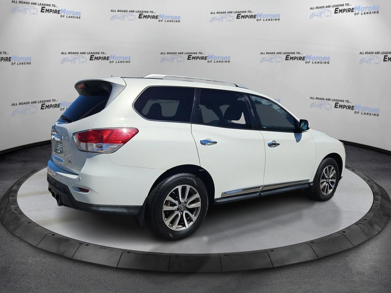 Nissan Pathfinder LE 2WD 2013
