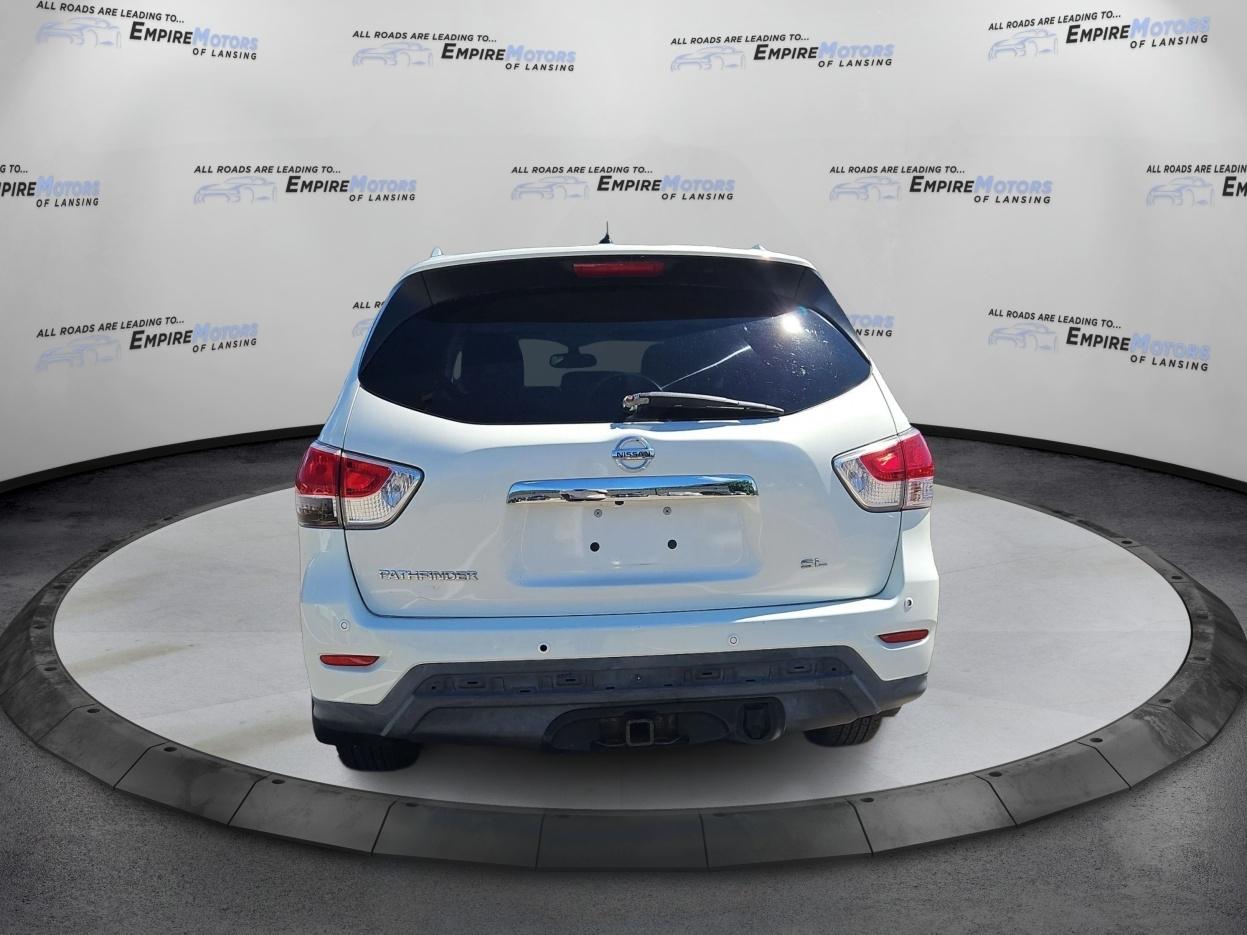Nissan Pathfinder LE 2WD 2013