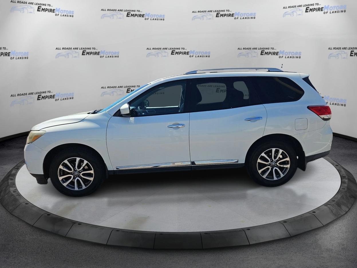 Nissan Pathfinder LE 2WD 2013