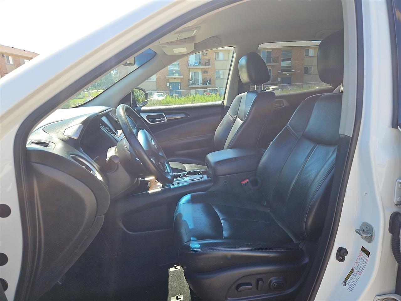 Nissan Pathfinder LE 2WD 2013