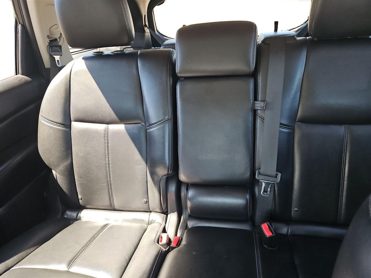 Nissan Pathfinder LE 2WD 2013