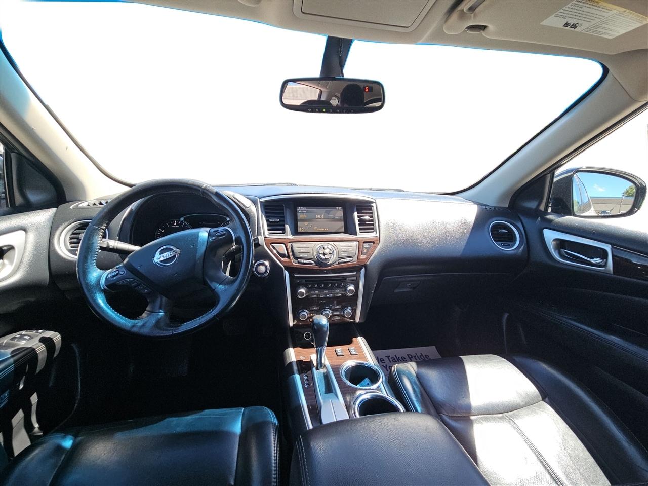 Nissan Pathfinder LE 2WD 2013