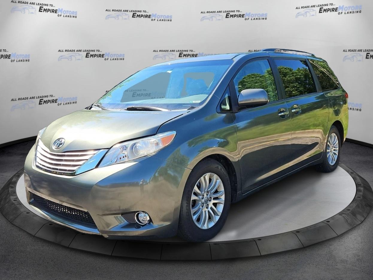 Toyota Sienna XLE FWD 8-Passenger V6 2013