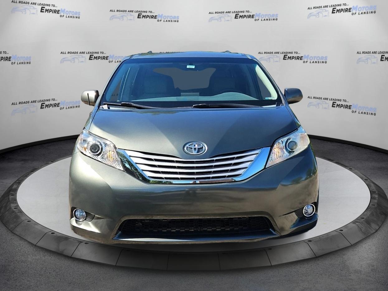 Toyota Sienna XLE FWD 8-Passenger V6 2013