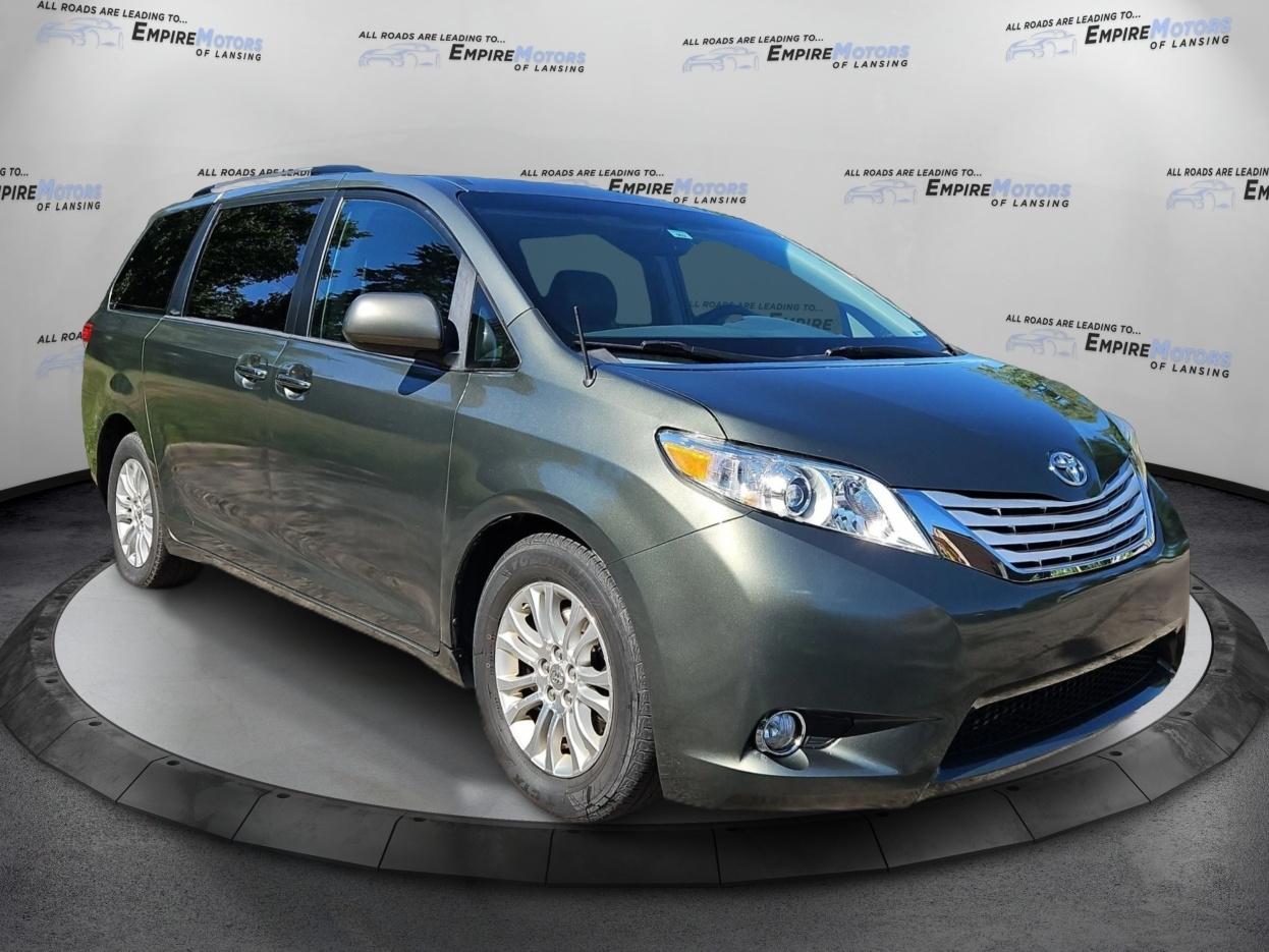 Toyota Sienna XLE FWD 8-Passenger V6 2013