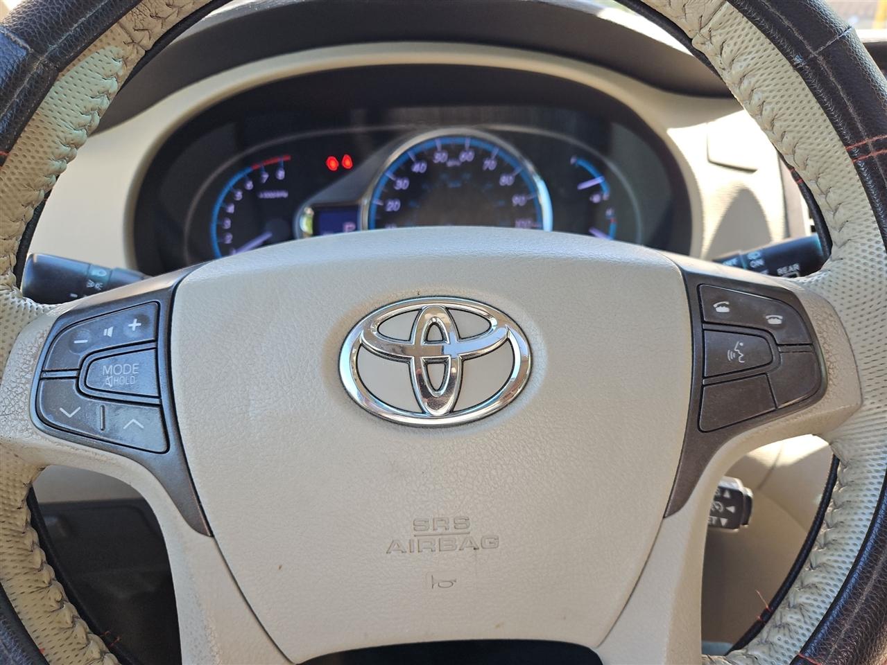 Toyota Sienna XLE FWD 8-Passenger V6 2013