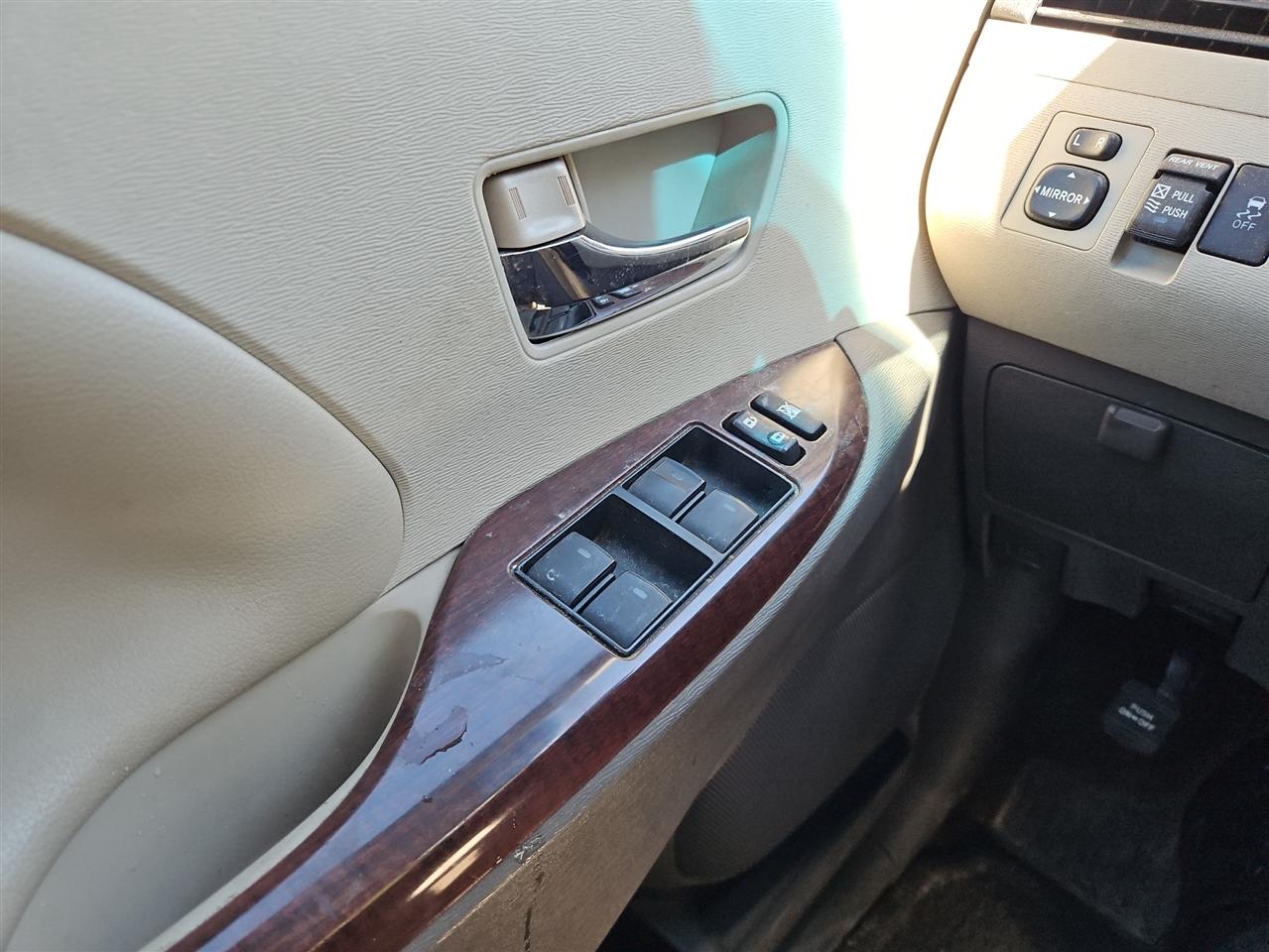 Toyota Sienna XLE FWD 8-Passenger V6 2013