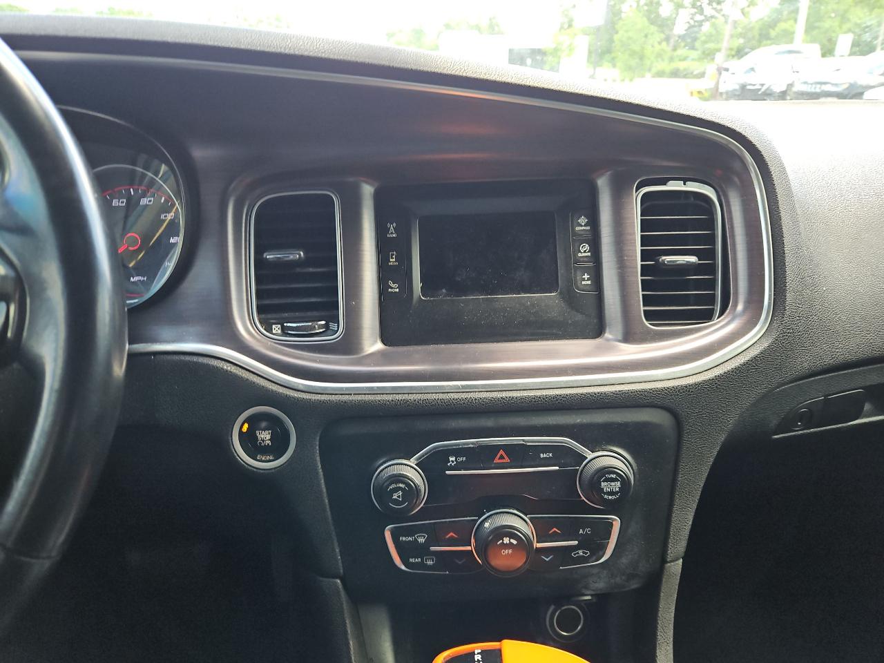 Dodge Charger SE 2015