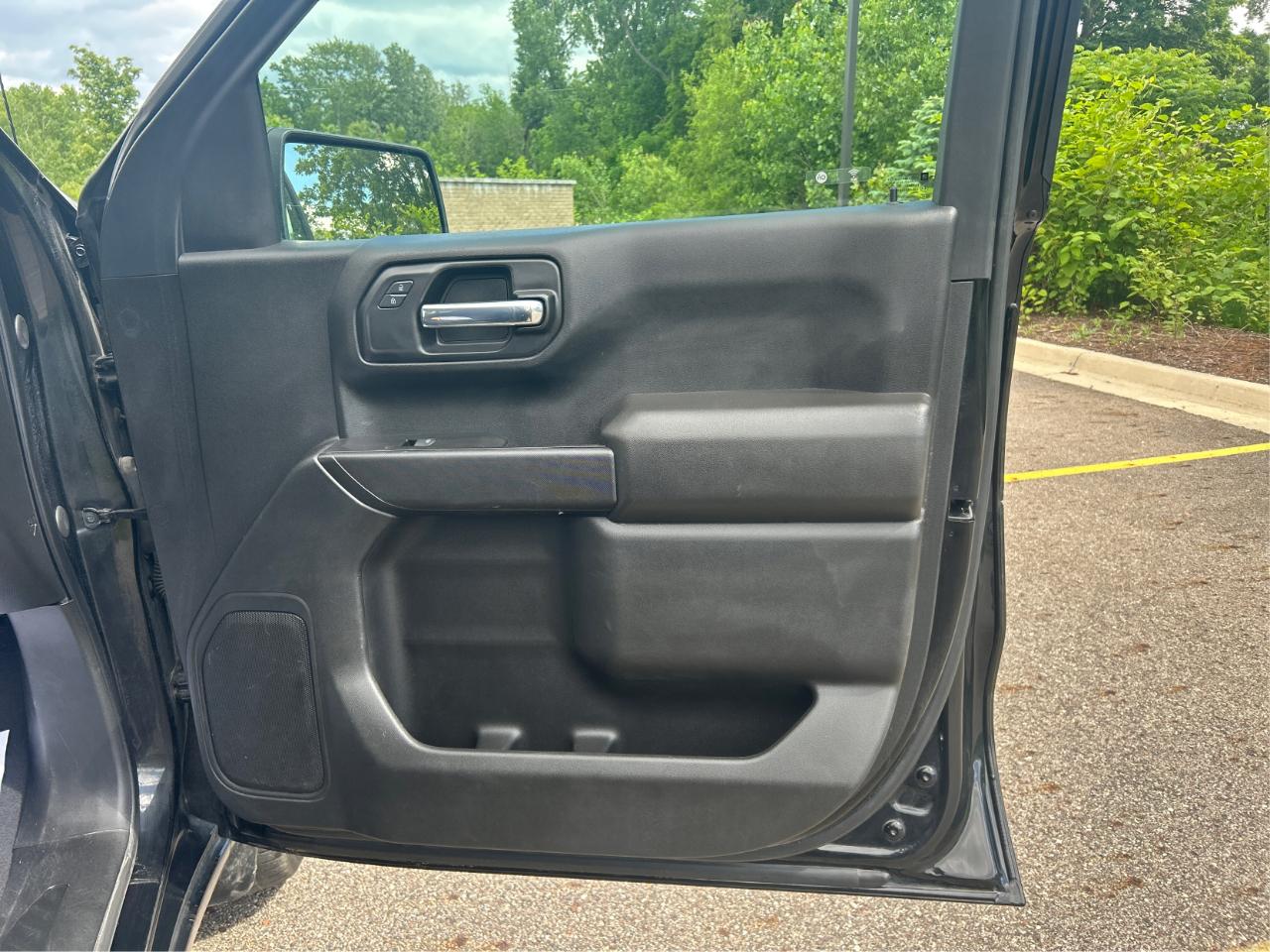 Chevrolet Silverado 1500 Custom Crew Cab Long Box 4WD 2020