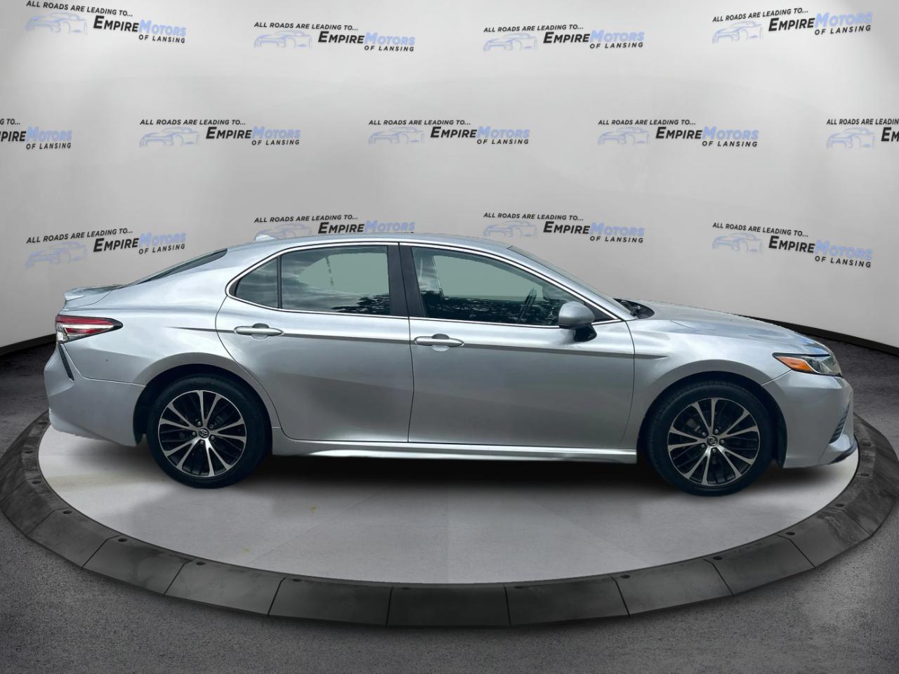 Toyota Camry SE 2020