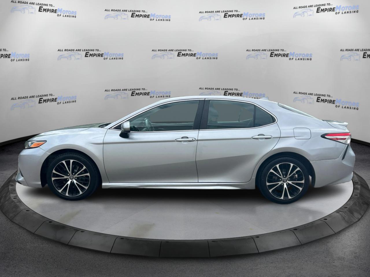 Toyota Camry SE 2020
