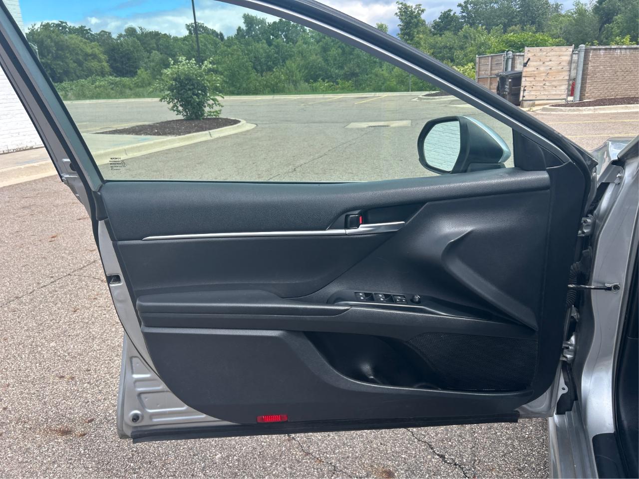 Toyota Camry SE 2020