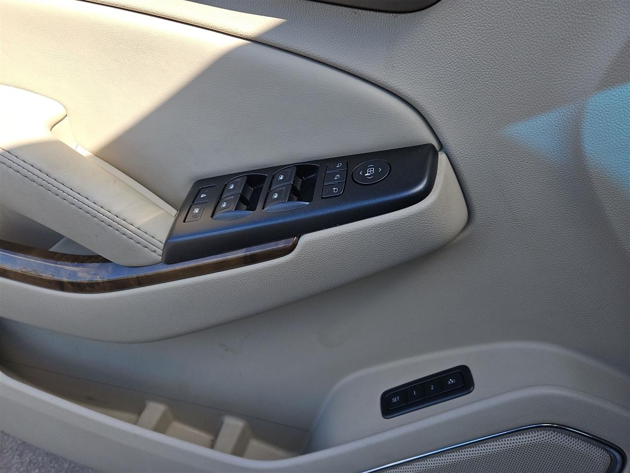 GMC Yukon Denali 4WD 2016
