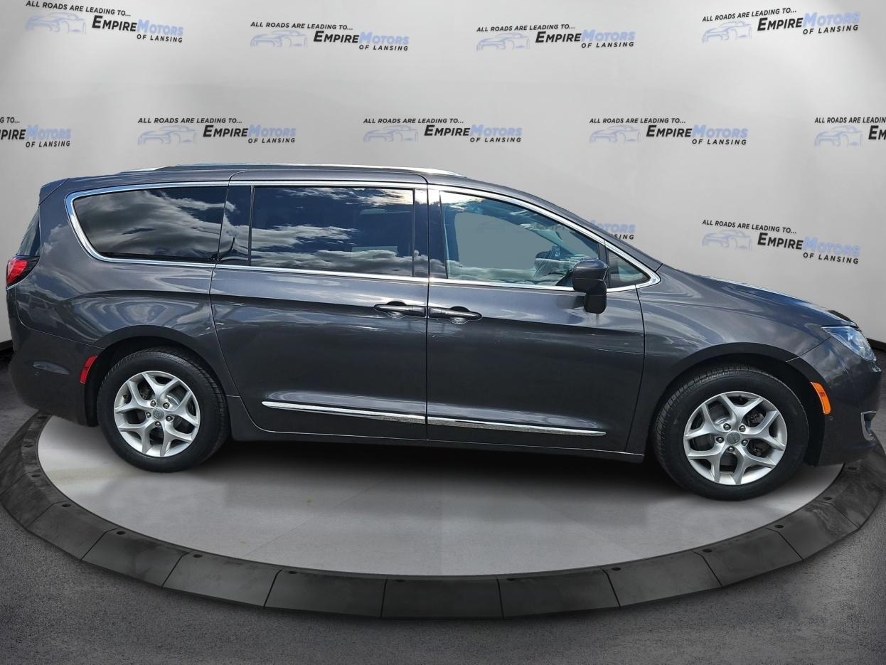 Chrysler Pacifica Touring-L Plus 2017
