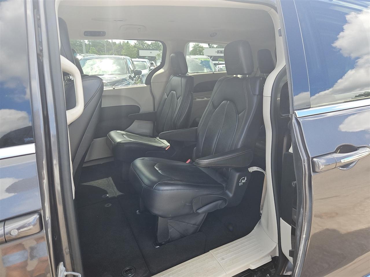 Chrysler Pacifica Touring-L Plus 2017