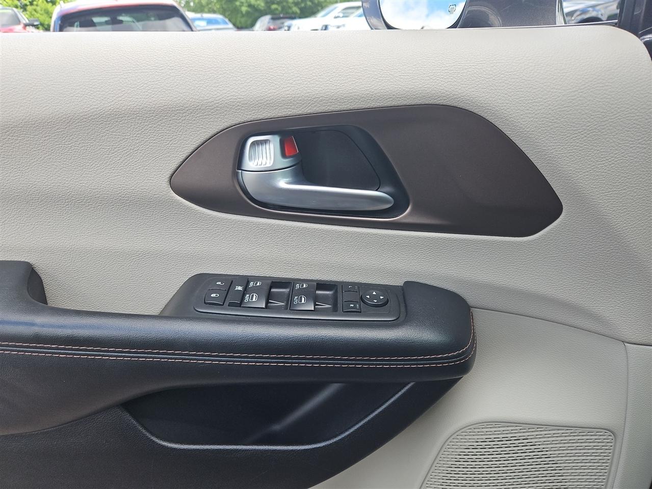 Chrysler Pacifica Touring-L Plus 2017