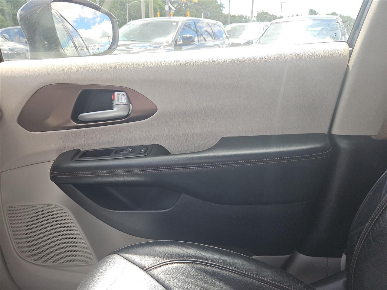 Chrysler Pacifica Touring-L Plus 2017