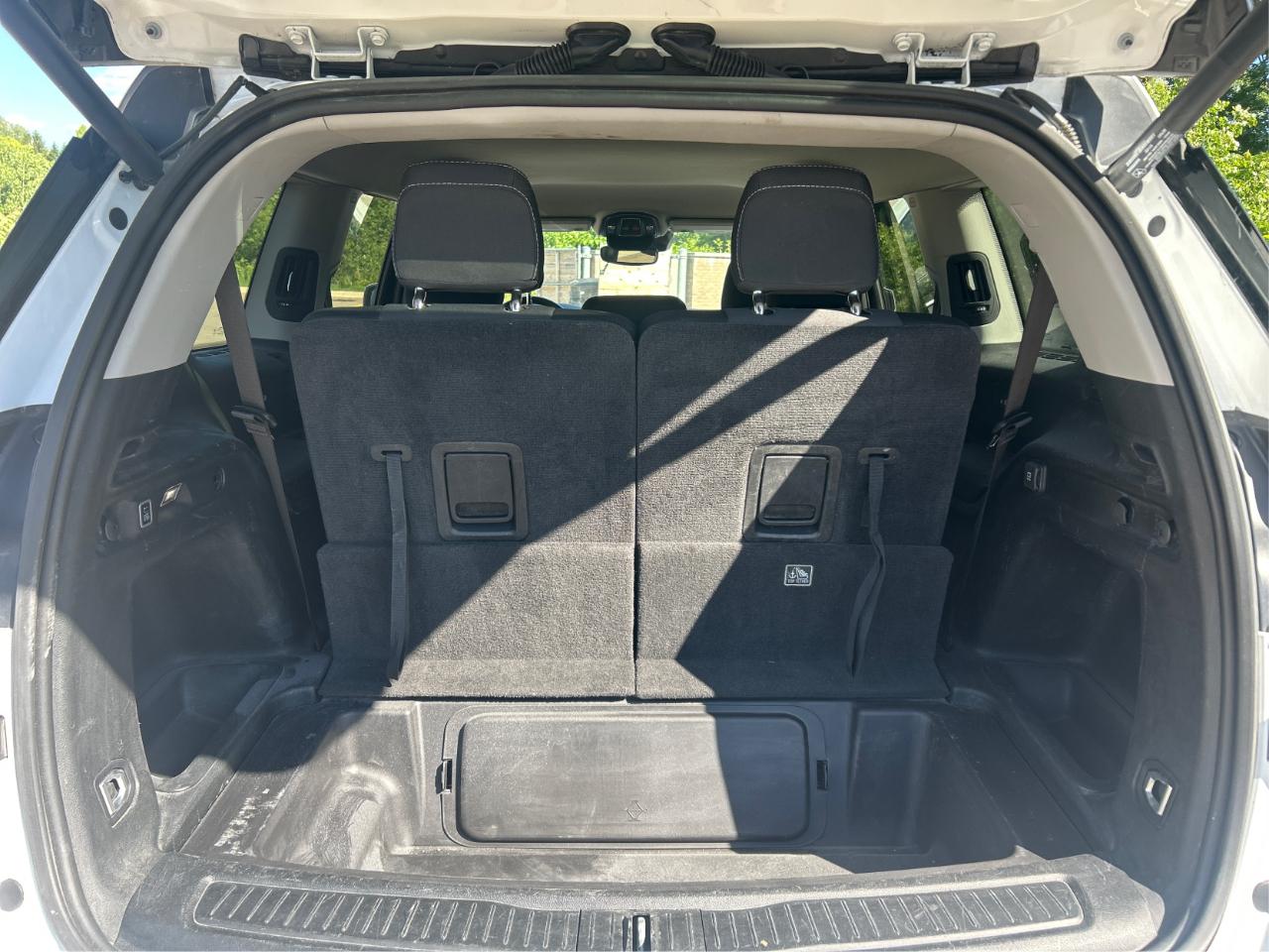 Jeep Grand Cherokee L Laredo 4WD 2022