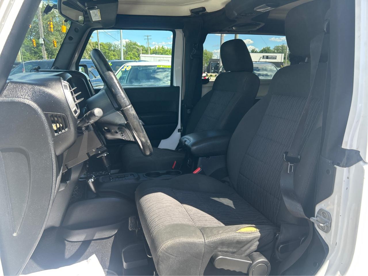 Jeep Wrangler Sahara 4WD 2011