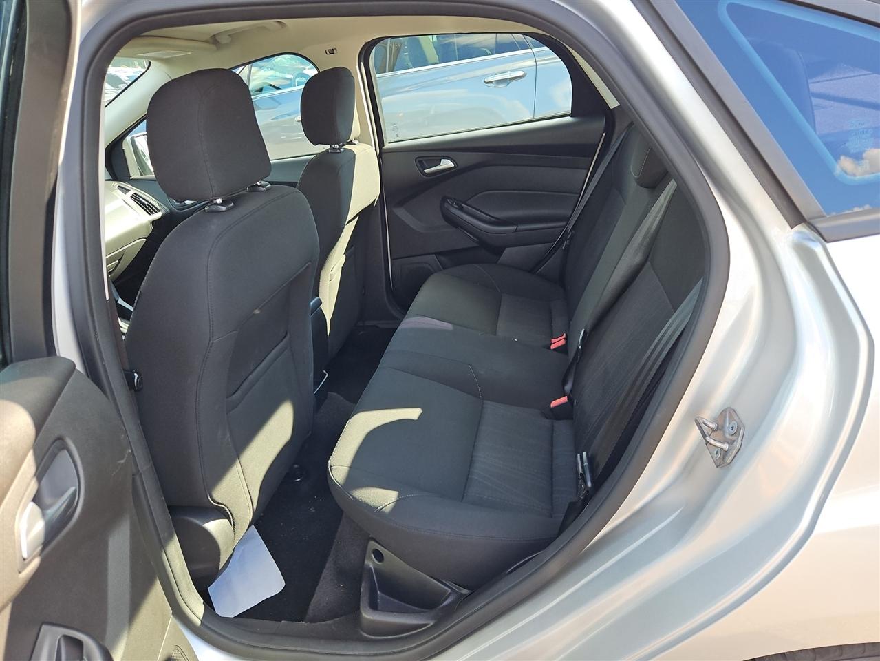 Ford Focus SE Sedan 2016