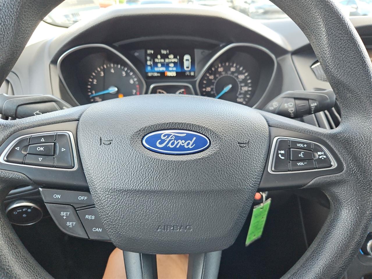 Ford Focus SE Sedan 2016