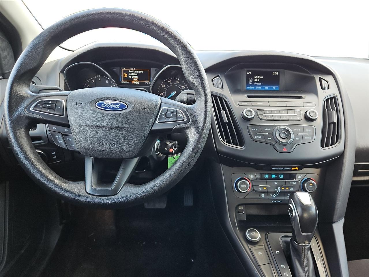 Ford Focus SE Sedan 2016