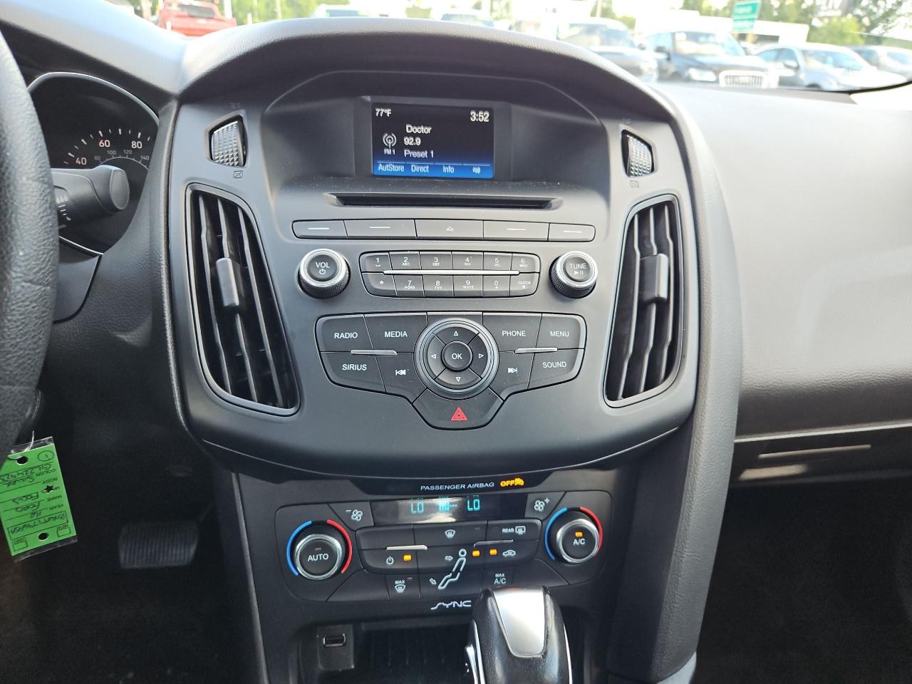 Ford Focus SE Sedan 2016