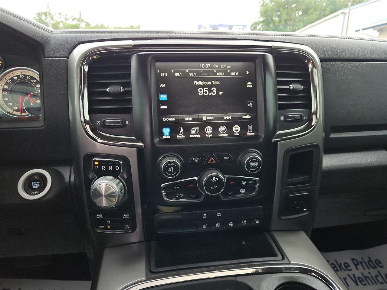 RAM 1500 Sport Crew Cab SWB 4WD 2017