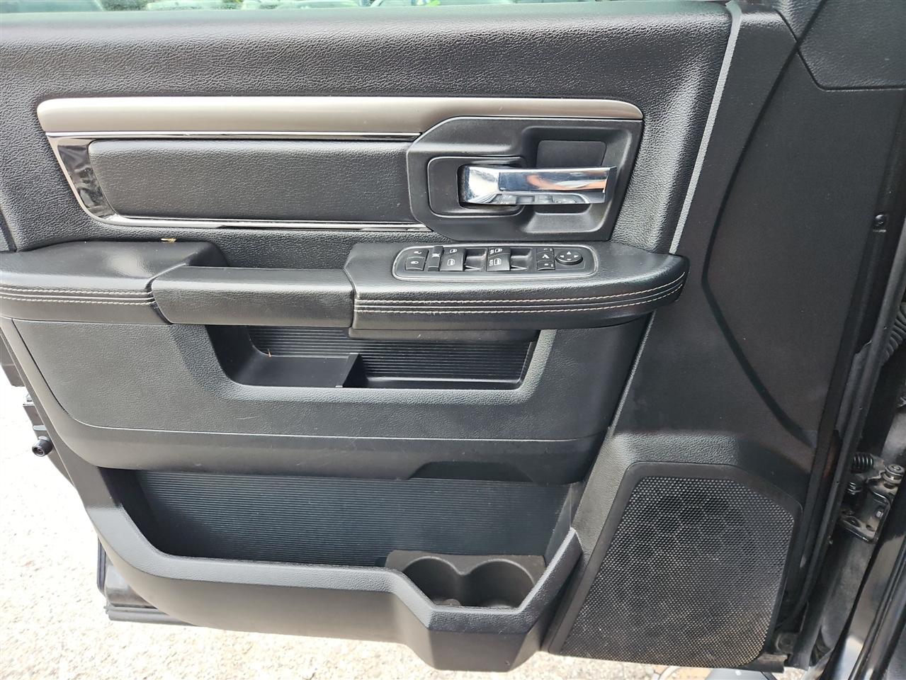 RAM 1500 Sport Crew Cab SWB 4WD 2017