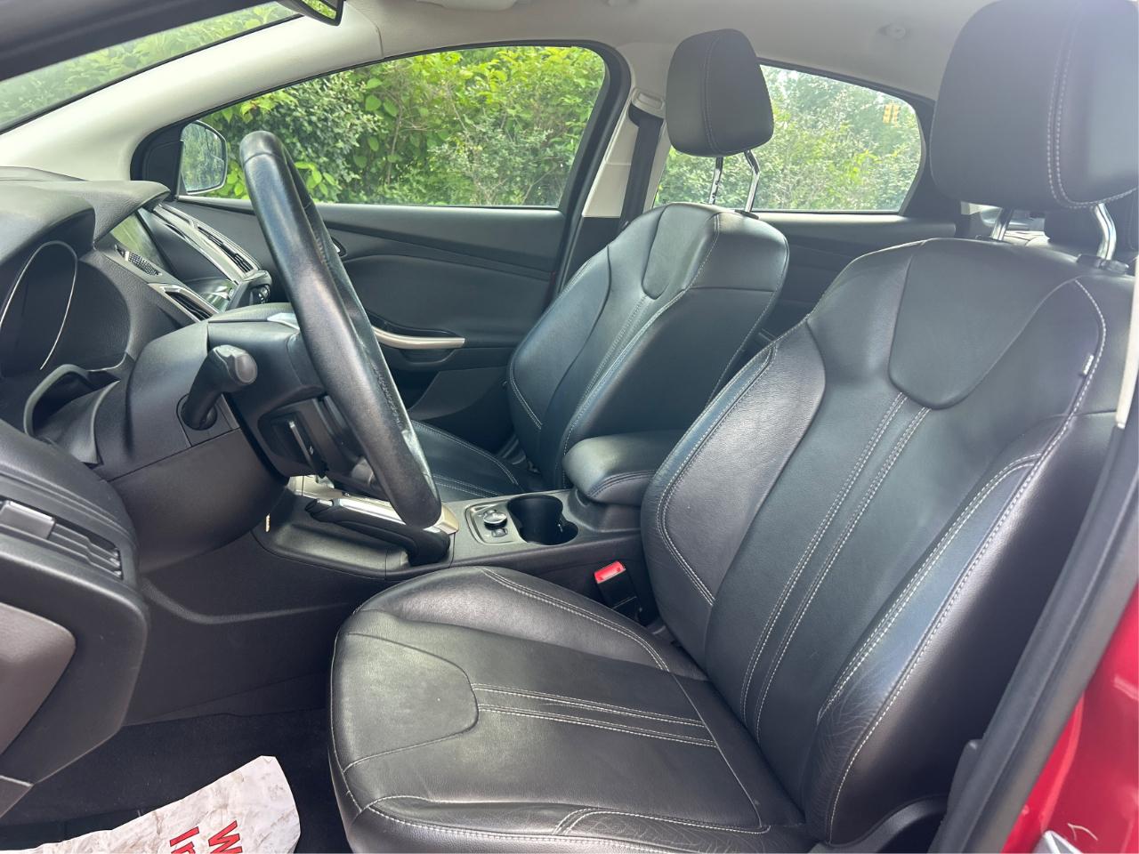 Ford Focus SEL Sedan 2012