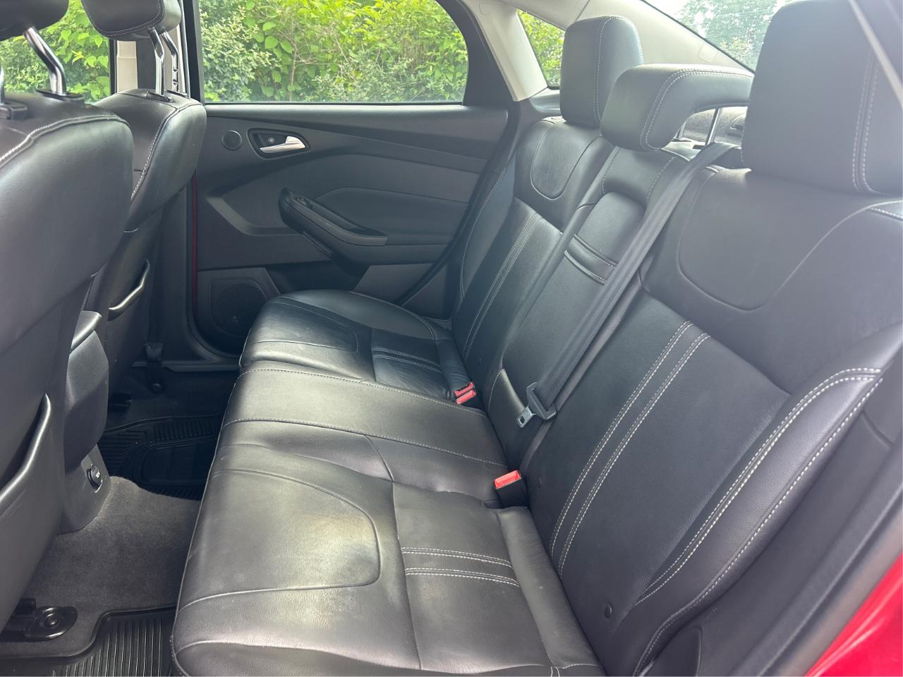 Ford Focus SEL Sedan 2012