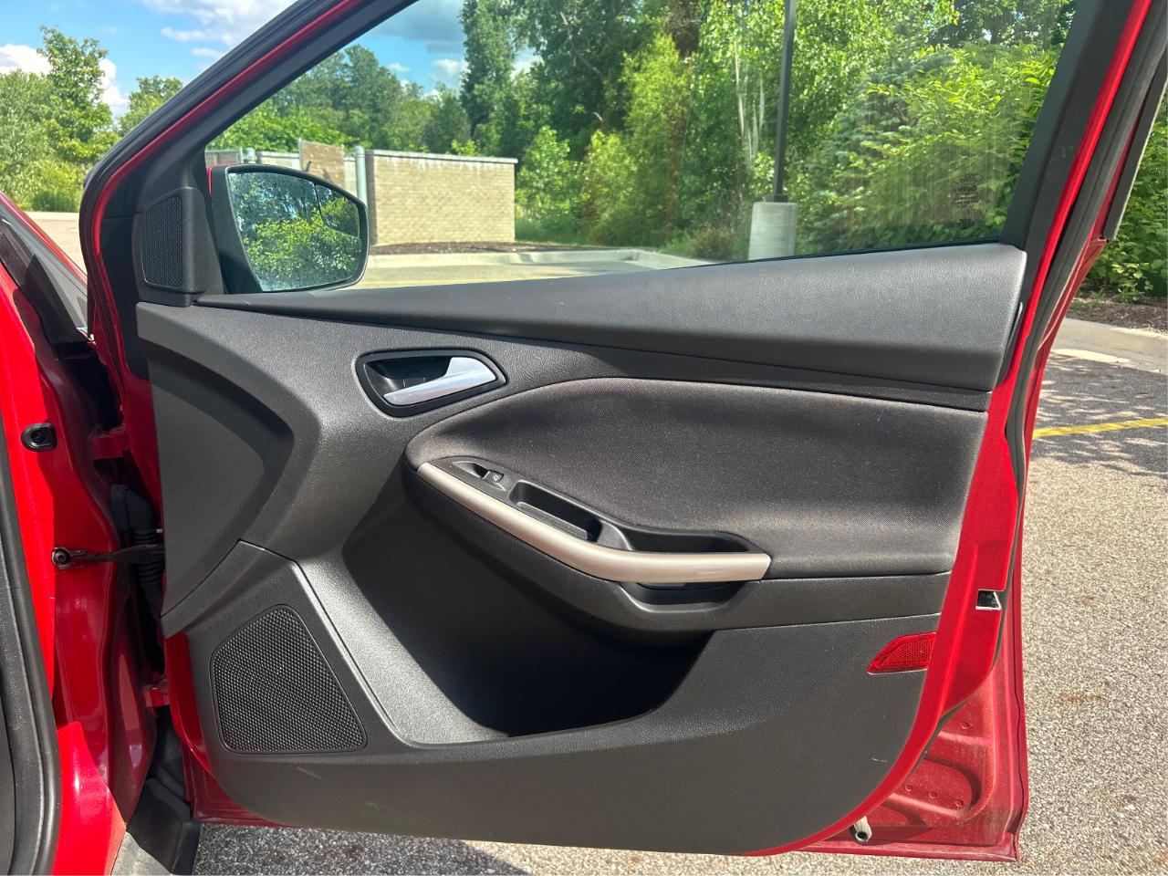 Ford Focus SEL Sedan 2012