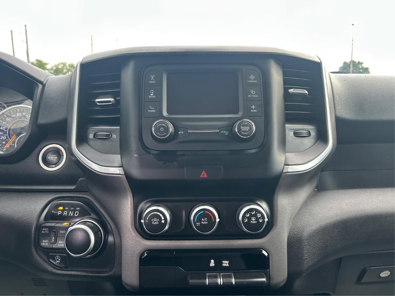 RAM 1500 Big Horn Crew Cab SWB 4WD 2020