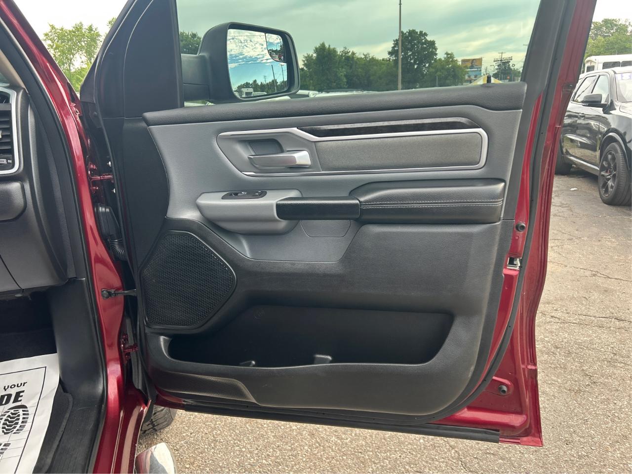 RAM 1500 Big Horn Crew Cab SWB 4WD 2020