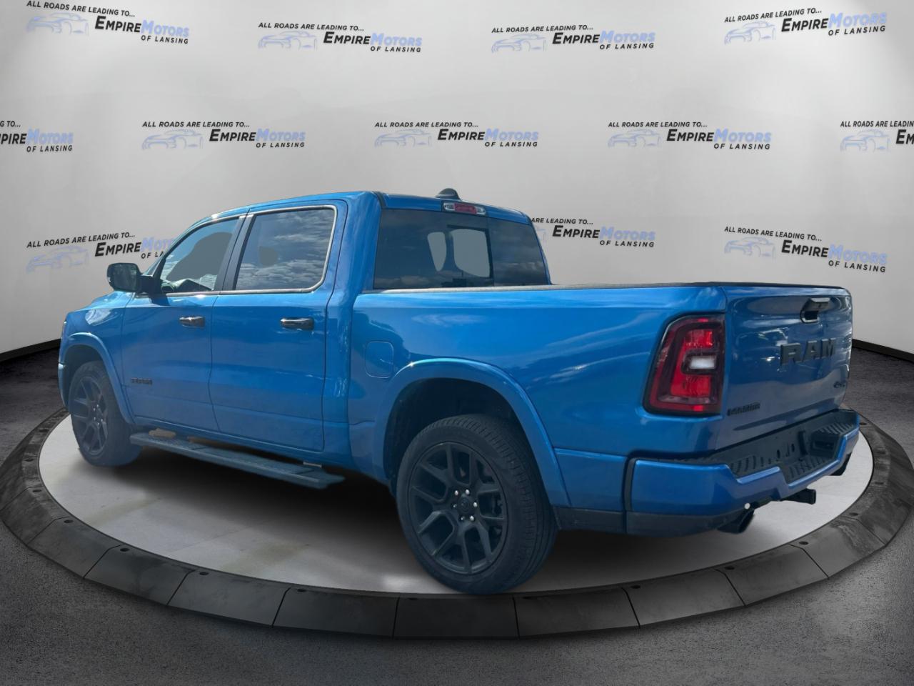 RAM 1500 Laramie Crew Cab SWB 4WD 2025