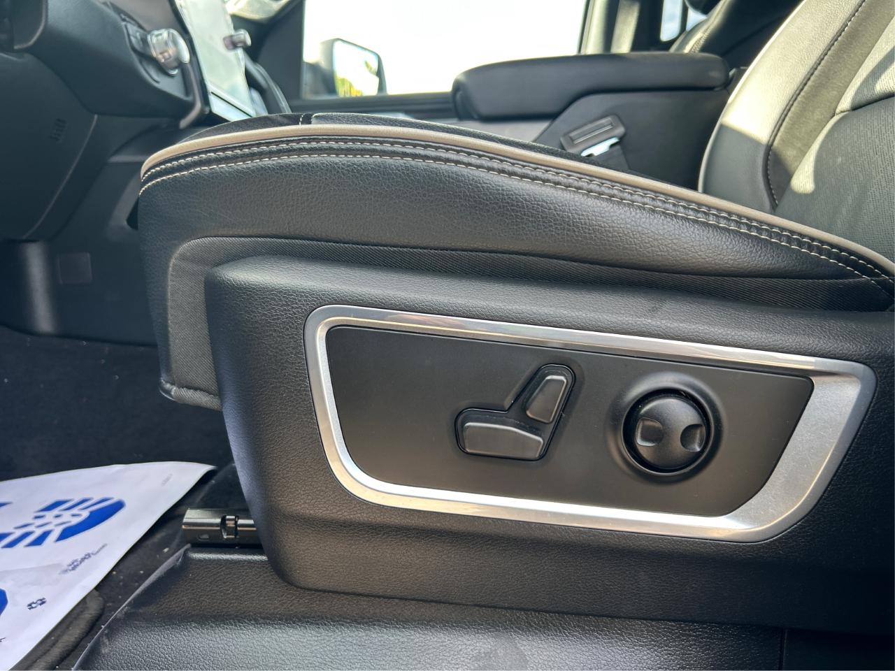 RAM 1500 Laramie Crew Cab SWB 4WD 2025
