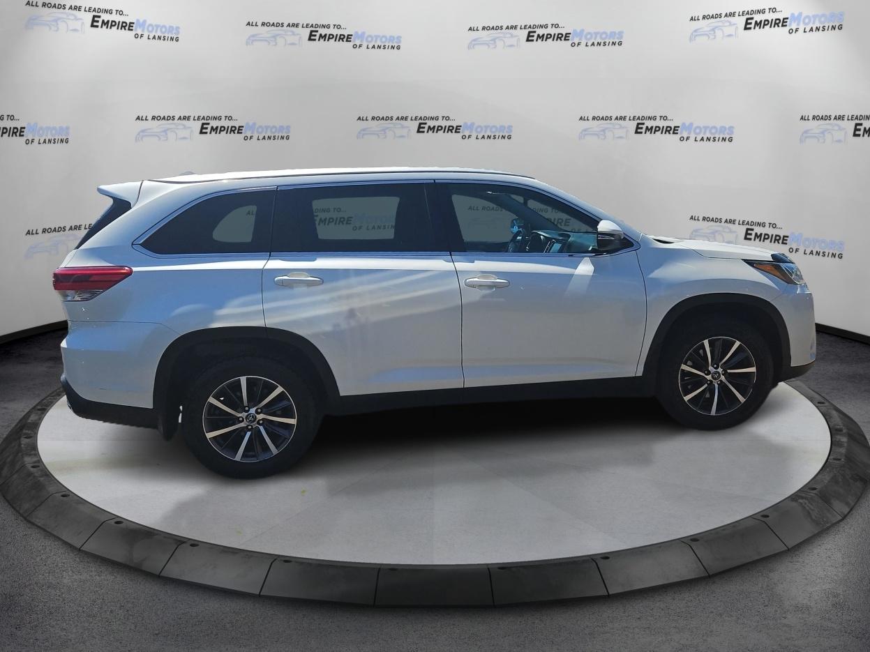 Toyota Highlander XLE AWD V6 2019