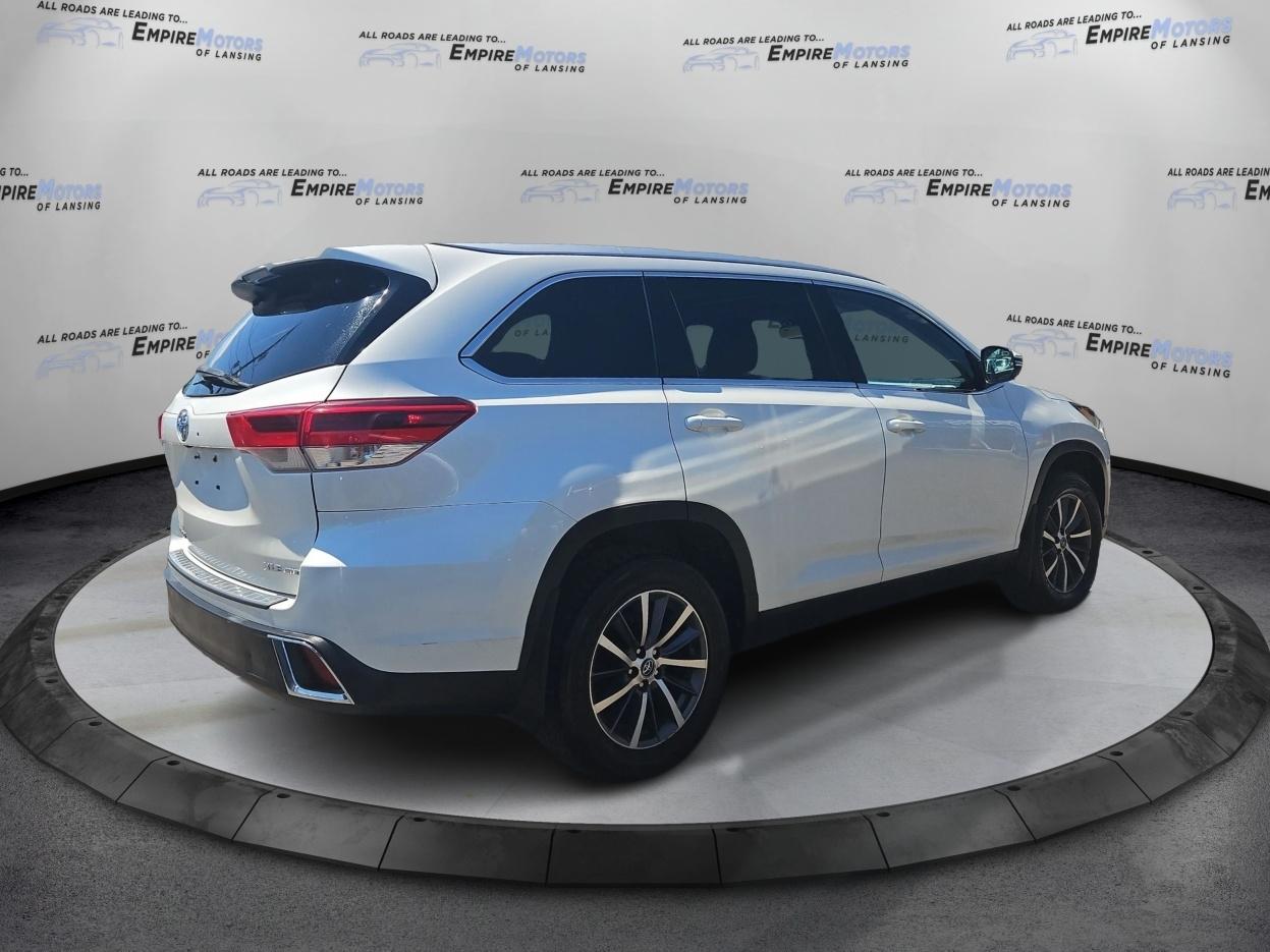 Toyota Highlander XLE AWD V6 2019