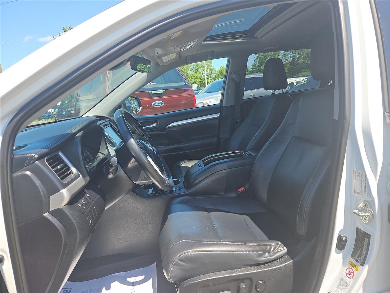 Toyota Highlander XLE AWD V6 2019